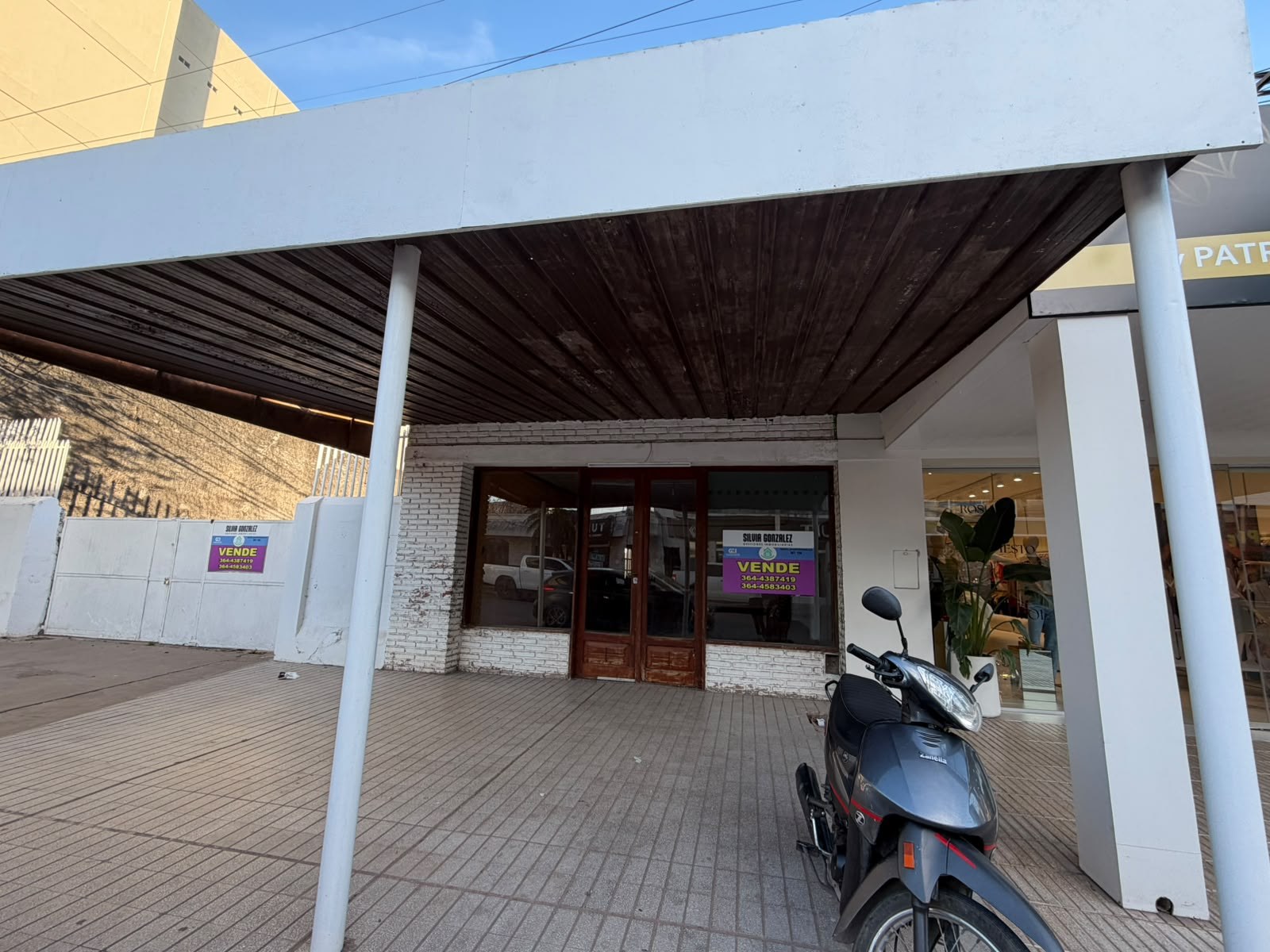 OFICINA EN ALQUILER: Calle 10 entre 11 y 13.